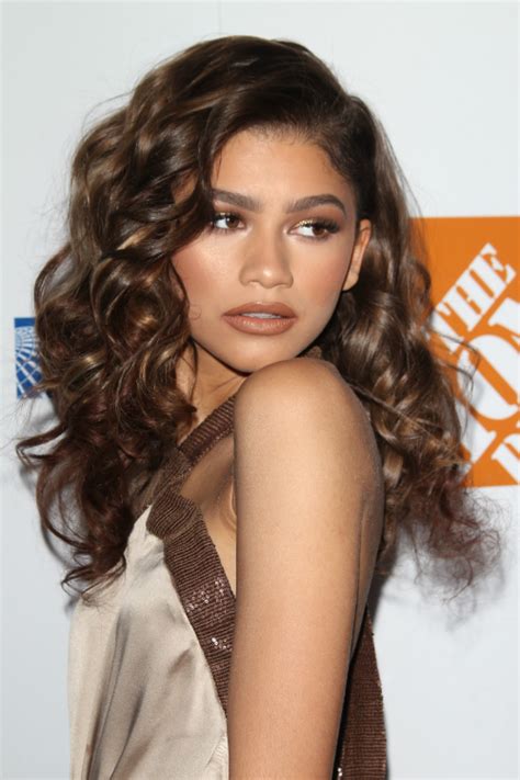 Fashion By Zendaya Side Part Hairstyles Formal Hairstyles Weave