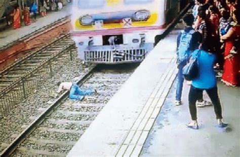 Horrific Peak Hr Suicide Caught On Camera Mumbai News Times Of India