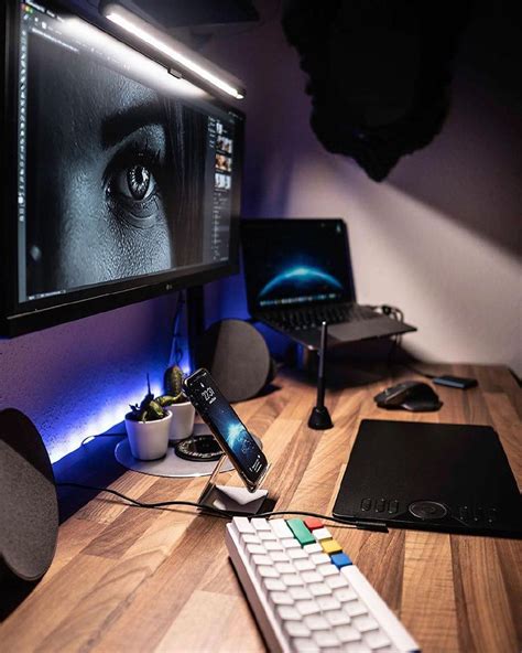 Super Awesome Workspaces And Setups 17 Graphic Design Inspiration
