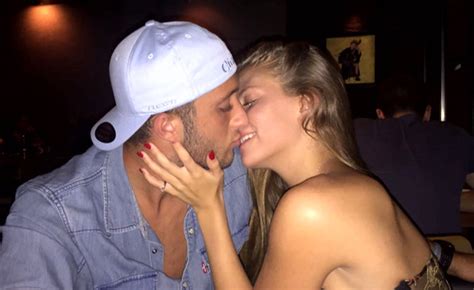 רכישת הכרטיס מאפשרת לנערים ונערות עצמאות ברכישות בבתי עסק ואתרי אינטרנט בארץ ובחול מבלי להיות תלויים בהורים כל הזמן. הסכום שקיבלו טיילור ובן על קמפיין חדש