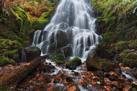 Hd Columbia River Oregon Waterfall Cascade Rocks Moss Leaves Autumn