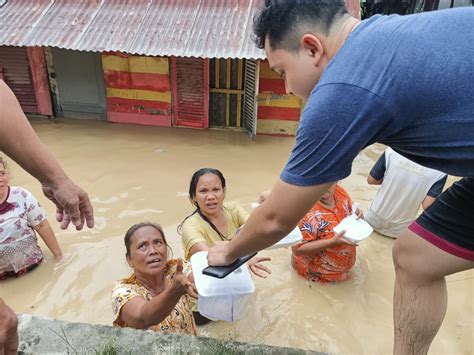 © copyright (c) 2016 tempo.co foto. Banjir di Medan Belum Surut, Warga Masih Mengungsi ...