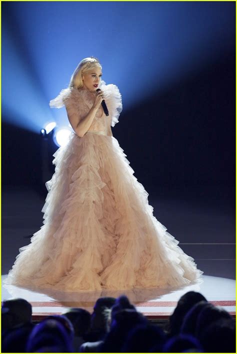 Photo Gwen Stefani Christmas Special 05 Photo 4000297 Just Jared
