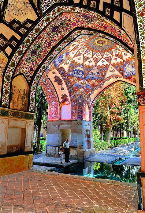 Her beauty is caused not only by genetics, but also by how she takes care of itself. Ancien Iran