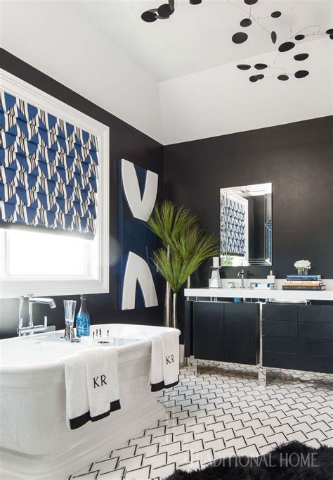 These Hampton Showhouse Interiors Celebrate Bold Pattern And Calming