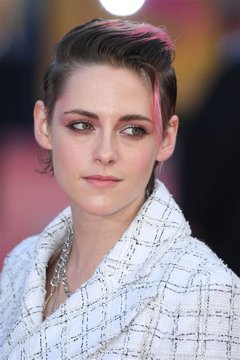 Kristen Stewart Debuts Pink Tipped Hair British Vogue