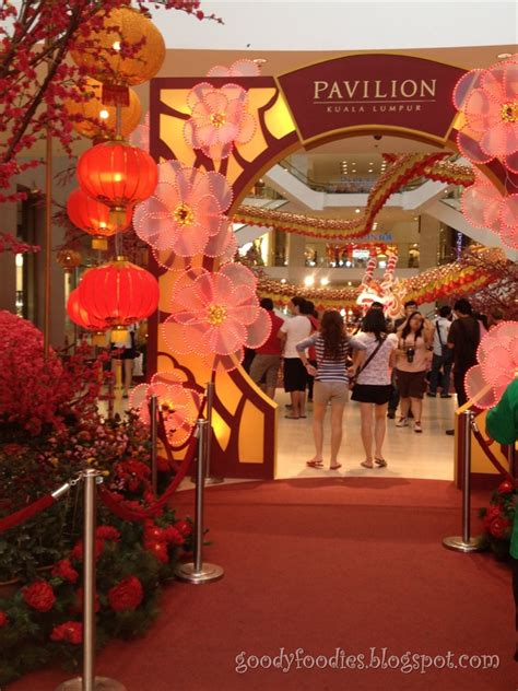 Travelers in kuala lumpur get treated to a unique mix of malay, chinese, and indian culture. GoodyFoodies: Majestic Dragon - Chinese New Year Decor ...