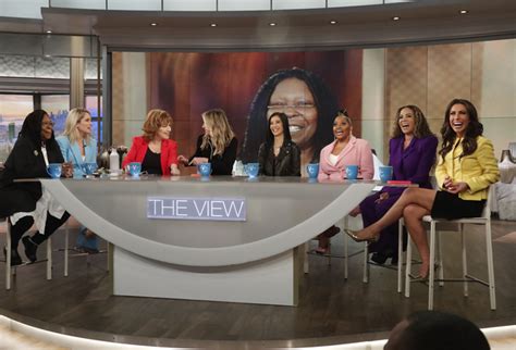 Photos The View Co Hosts Reunite To Honor Barbara Walters