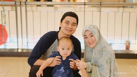23 april 1996 cirebon, jawa barat. 10 Potret Keluarga Harmonis Alvin Faiz dan Larissa Chou