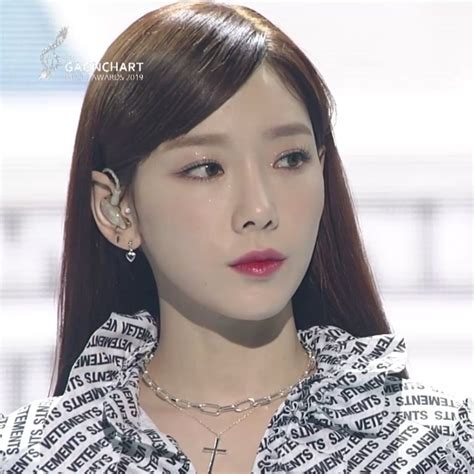Taeyeon Proves She S Winning In Life With Her Gorgeous Award Show Visuals Koreaboo