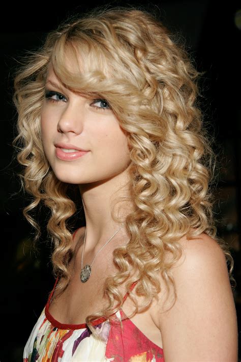 Taylor Swifts Beauty Evolution Taylor Swifts Beauty Transformation In Photos