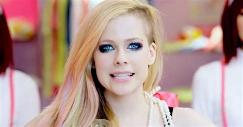 Avril Lavigne Responds To ‘hello Kitty Backlash Vulture