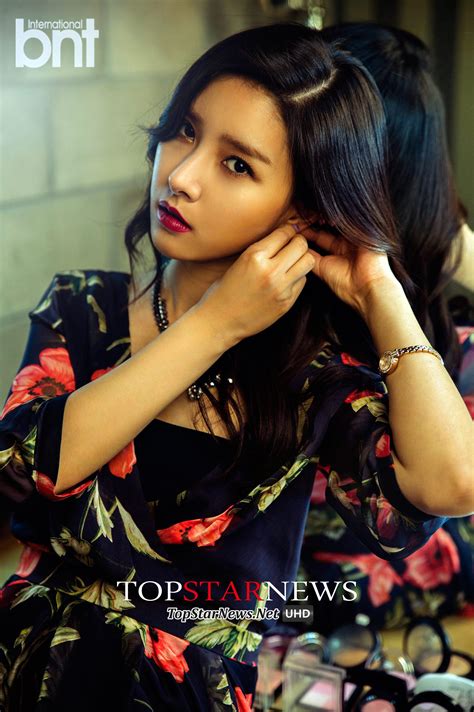 She debuted in the film a muse and is currently under bh entertainment. Kim Go-eun Wallpapers - Wallpaper Cave