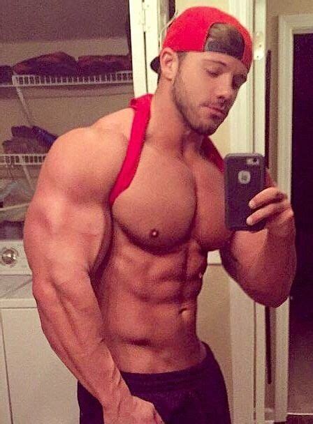 Pin By Reid Hunt On Narcissus Muscle Hunks Muscle Men Hunky Men