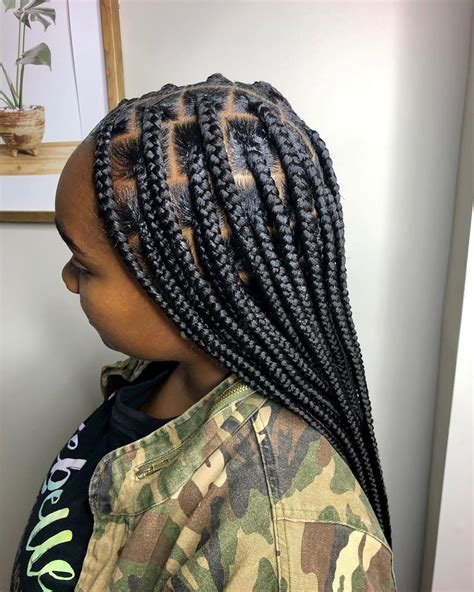 Short knotless braids can last for up to 6 weeks depending on how well you take care of them. OrdinaryHer on Instagram: "LARGE KNOTLESS BRAIDS 🔥🔥🔥🔥🔥🔥🔥🔥 ...