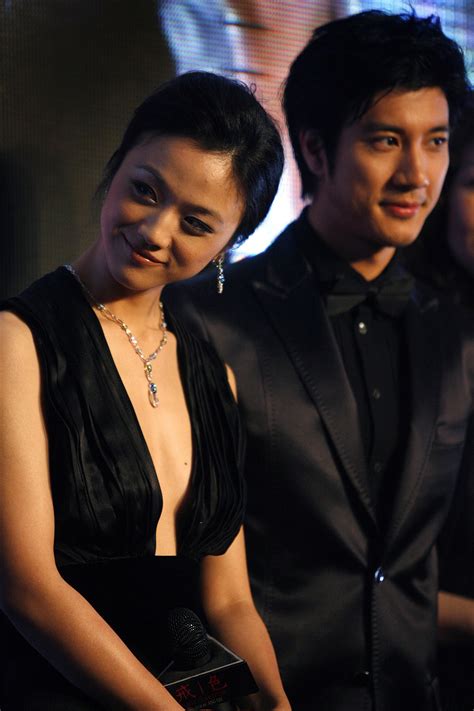 Ödüller 1 golden globe adaylığı. Tang Wei's different moments on red carpets