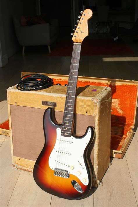 Stratocaster Rosewood Fretboard But Single Ply Pickguard And My Xxx
