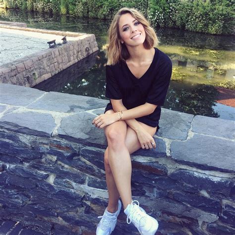 Vanessa mai is a popular german singer and her real name is vanessa marija else ferber. Die Sommerlooks der Stars