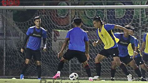 Timnas indonesia bakal melawan tira persikabo dan bali united pada 3 dan 5 maret 2021. Tujuan Asli Shin Tae-yong di Laga Timnas U-23 Indonesia vs Tira Persikabo Live Indosiar Malam ...