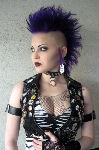 Mohawks With Colors Deathrock Fashion Punk Girl Punk Rock Girls