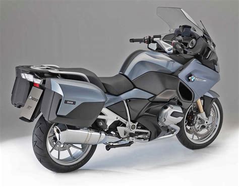 Considering the overall weight of the r1200rt without baggage, the engine is adept at pulling top gear from 3000rpm and makes light work of mountain gradients. 2014 BMW R 1200 RT Raises The Bar For Touring Bikes - The ...