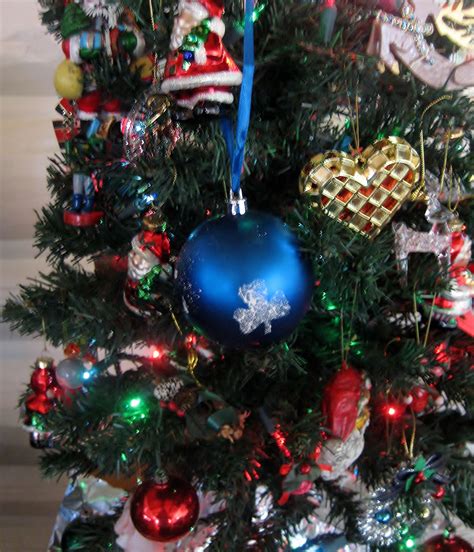 There are step by step instructions with my own. do it yourself Girl Guide Xmas decorations | Xmas decorations, Decor, Christmas tree