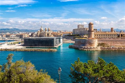 Was packt denis in seine reisetasche? BILDER: Festung Saint-Jean in Marseille, Frankreich ...