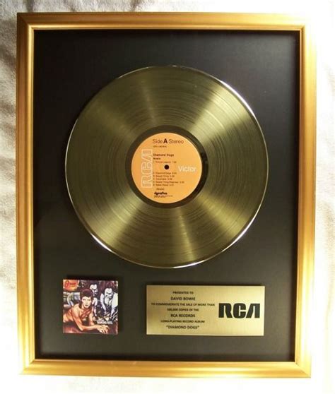 Riaa's historic gold® & platinum® program defines success in the recorded music industry. David Bowie "Diamond Dogs" LP Official In-House Award Gold Record Award RCA Records - Catawiki