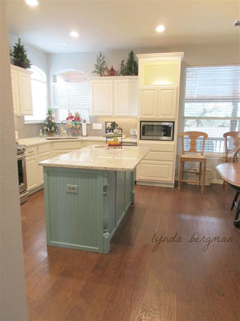 I considered liming them with wax, but after a ride on the trolley, i decided to embrace them. LYNDA BERGMAN DECORATIVE ARTISAN: KITCHEN REMODEL ~ PAINTING JUDI'S KITCHEN CABINETS FROM ...