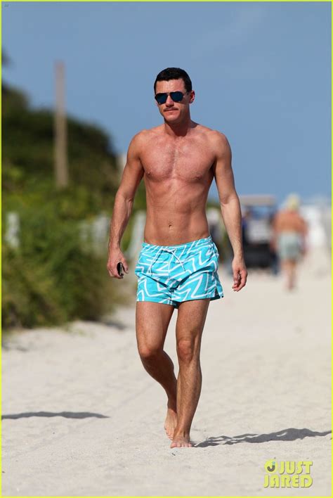 Shirtless shots of luke evans. Luke Evans: Shirtless On Miami Beach!: Photo 2781688 ...
