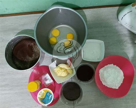 Mixer bahan a sampai mengembang dan berwarna pucat (kurang lebih 15 menit). Resep Brownies Ala Amanda 4 Butir Telur | Dapurawit