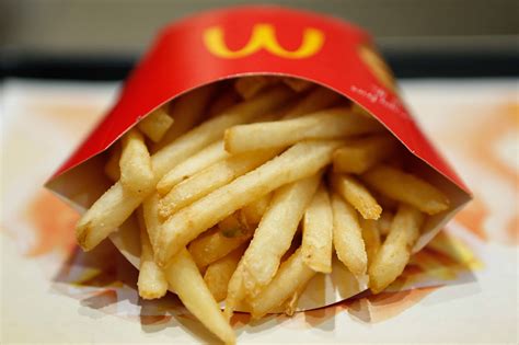 Mcdonald's corporation is an american fast food company, founded in 1940 as a restaurant operated by richard and maurice mcdonald, in san bernardino, california, united states. Wetenschappers denken dat McDonald's patat kan helpen ...