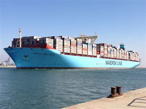 Världens största containerfartyg anlöper Göteborg på tisdag morgon - Maersk Line