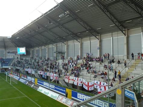 Bereits im januar 2001 entwickelte der sc paderborn 07 (scp07) konkrete vorschläge für den neubau eines reinen. Benteler-Arena (Paderborner Stadion) - StadiumDB.com