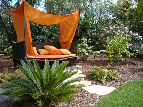 Professional landscape designers agree that the. 16 Delightful Modern Landscape Ideas That Will Update Your ...