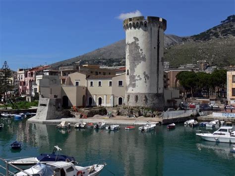 Per i licei e gli ist. Formia, il Comune pensa alla stagione balneare 2020 | Luna ...