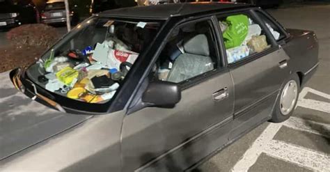 21 Pictures Of Cars Filled With Garbage That Give Us Anxiety