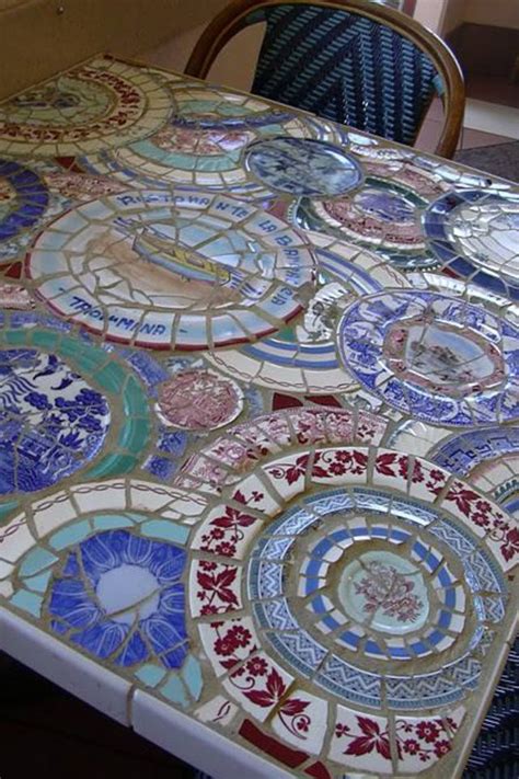 Magnificent Table Top Mosaic From Broken Plates Mosaic Table Mosaic