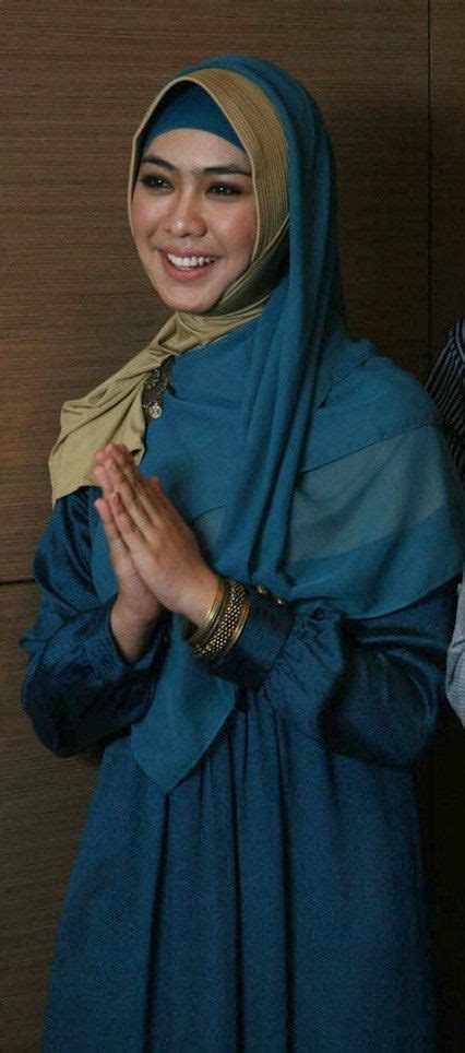Inspirasi Oki Setiana Dewi Muslim Women Fashion Hijab Collection Muslimah Dress