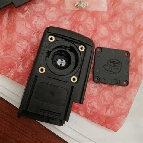 The prius key fob battery can be replaced in a few. Replacement 3 Buttons Key Fob Case Shell fits for 2004-2009 Toyota Prius | eBay