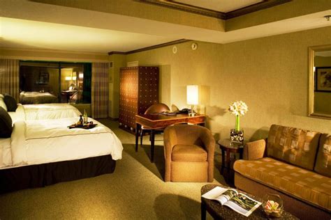 Signature at MGM Grand Hotel | Exploring Las Vegas