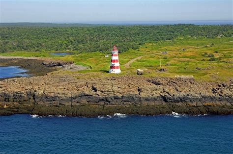 Brier Island Lighthouse In Westport Ns Canada Lighthouse Reviews