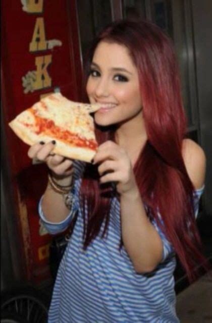 Ariana Is Eating A Yummy Pizza Ariana Instagram Ariana Ariana Grande