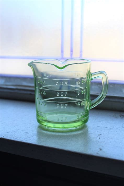 Green Depression Glass Kelloggs Measuring Cup 3 Spout Vintage 1930s