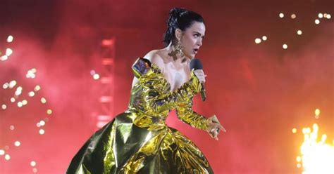 Katy Perry Shares Adorable Words Onstage With Daughter Daisy 3 Metro