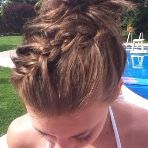 20 Hairstyles For The Pool Hairstyles Street
