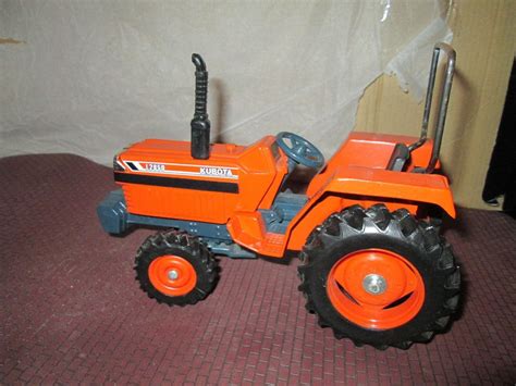 Ertl 116 Scale Model Die Cast Kubota L2850 Tractor Farm Toy No Box