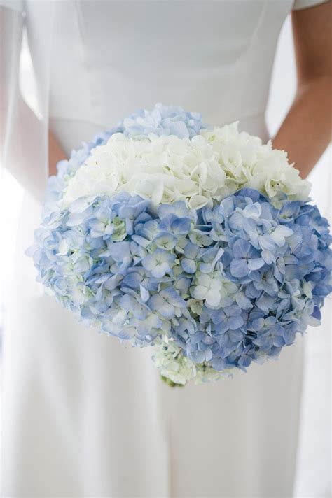 22 gorgeous hydrangea wedding bouquets