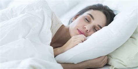 Can T Sleep Without A Pillow Benefits Of Sleeping Without Pillow