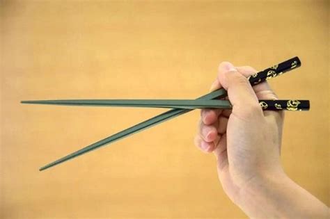 How To Hold Chopsticks Properly And What Not Do Do With Them